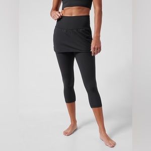 Athleta 2 in 1 Capri Leggings